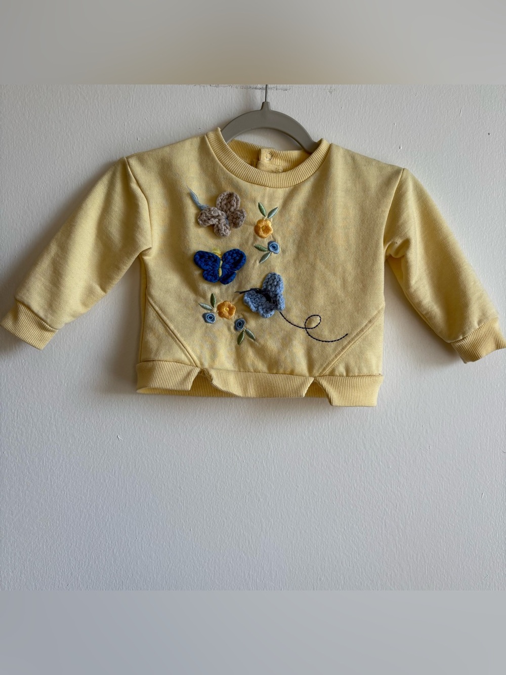 Madison Layne Yellow Baby Girl Embroidered Butterfly Sweatshirt size 18 months